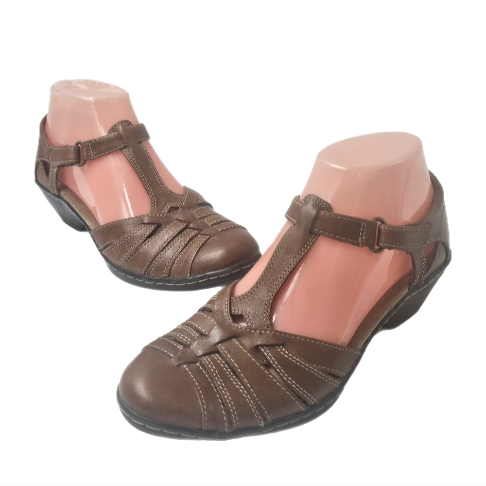 Clarks Wendy Alto Brown Leather T Strap Sandals Womens 6.5 Closed Toe